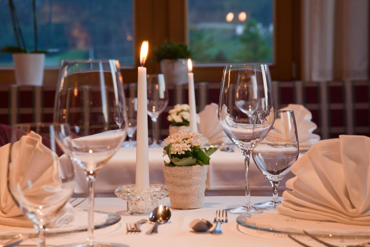 Hotel Riedl Im Zillertal Stumm Buitenkant foto